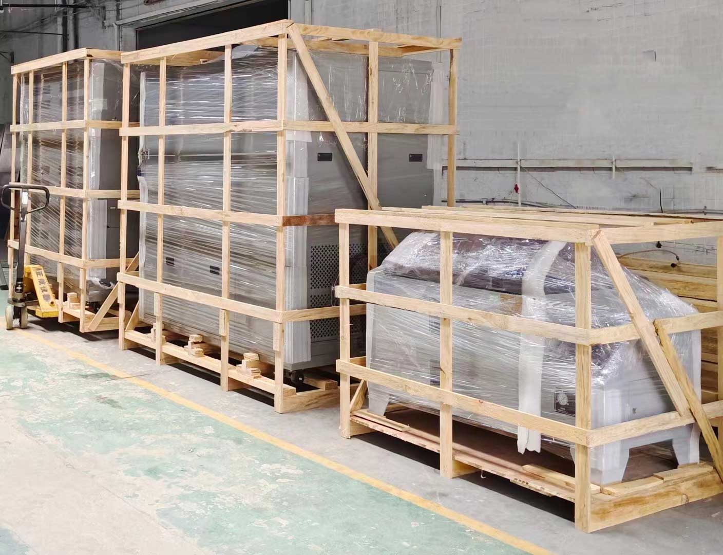 ?鹽霧老化試驗(yàn)箱送貨廣州客戶公司