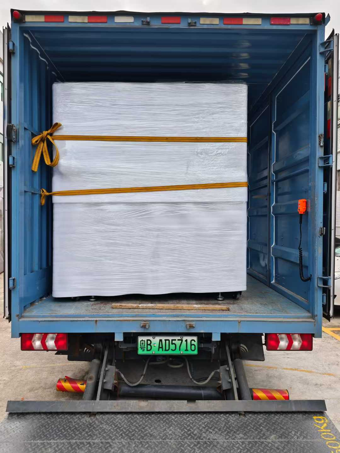 裝車完畢 裝車完畢