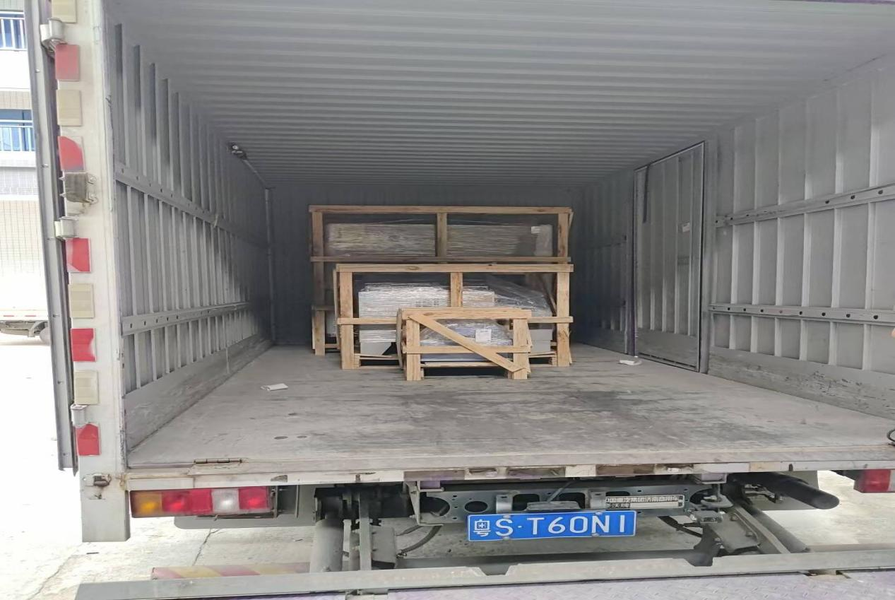 ?鹽霧試驗箱發(fā)貨安徽客戶公司